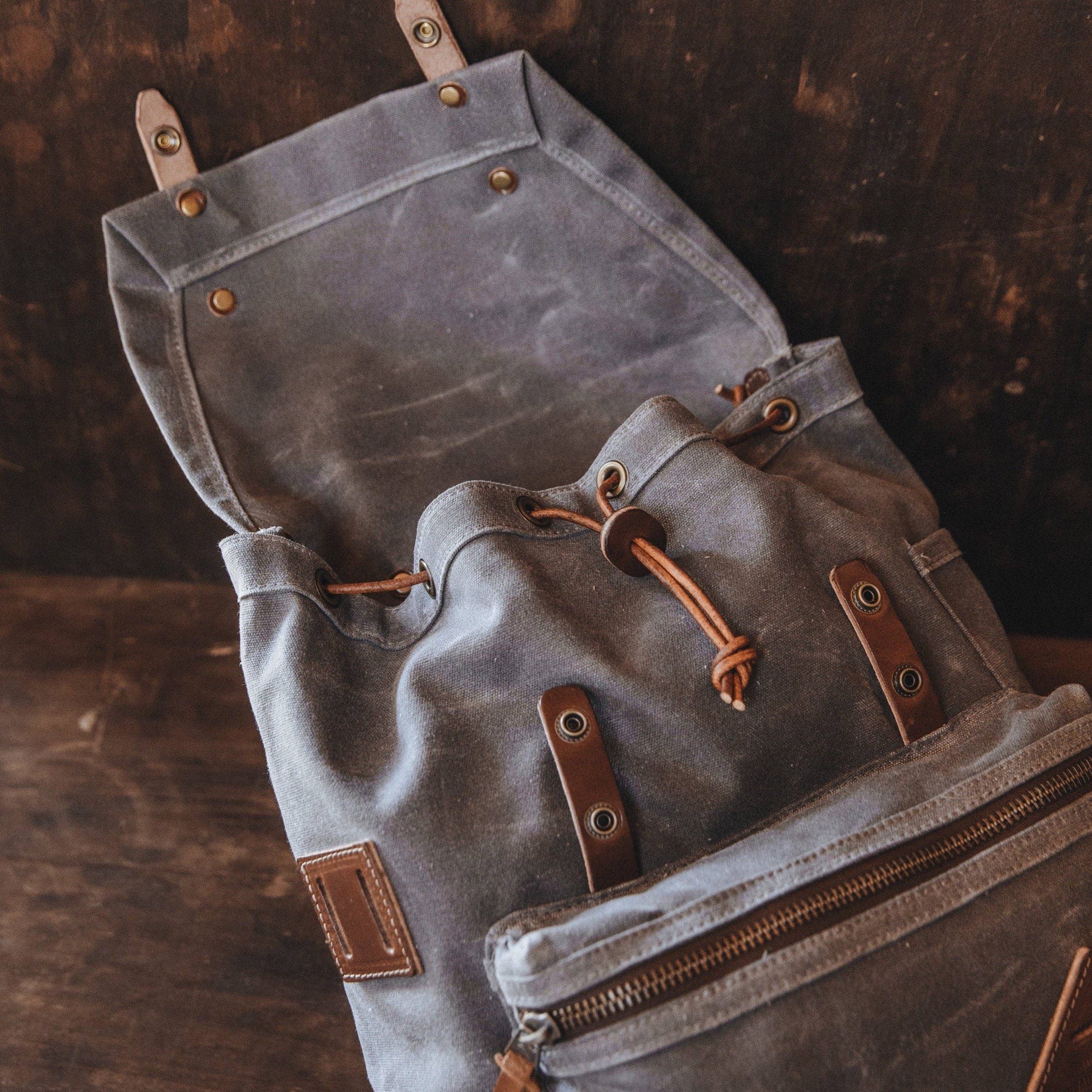 Muir Pack in Charcoal