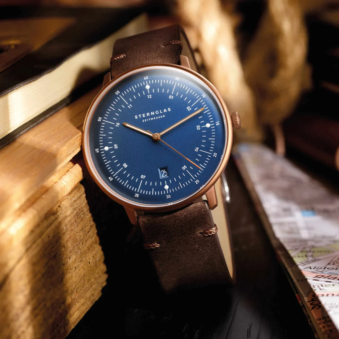 Hamburg Bronze Quartz 42mm - Blue on Vintage Mocha Leather Band