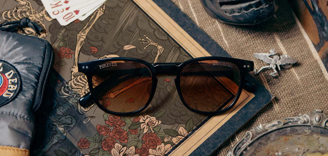 Topo Camp Sunglasses in Grateful Dead Stealie