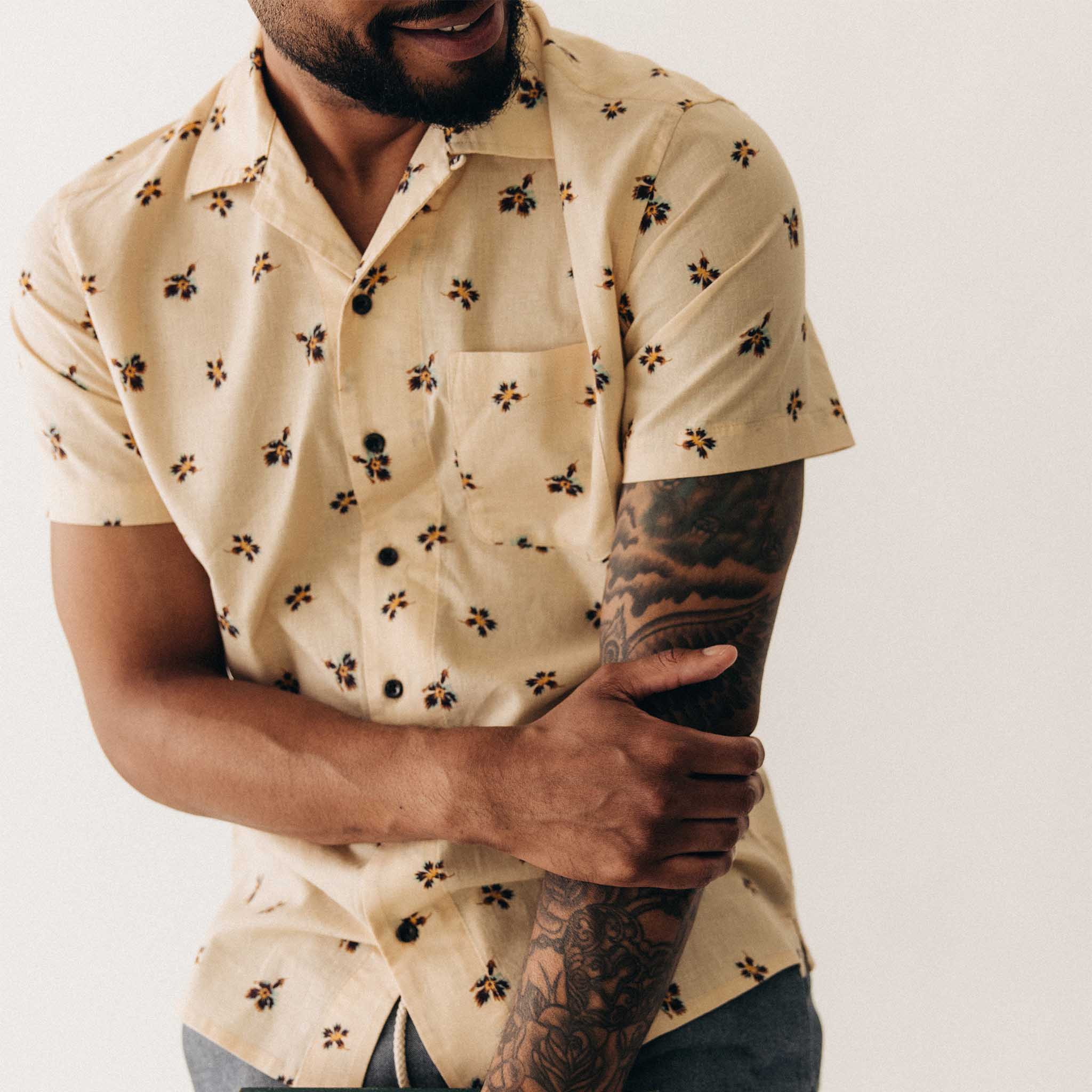 Short Sleeve Hawthorne in Almond Floral