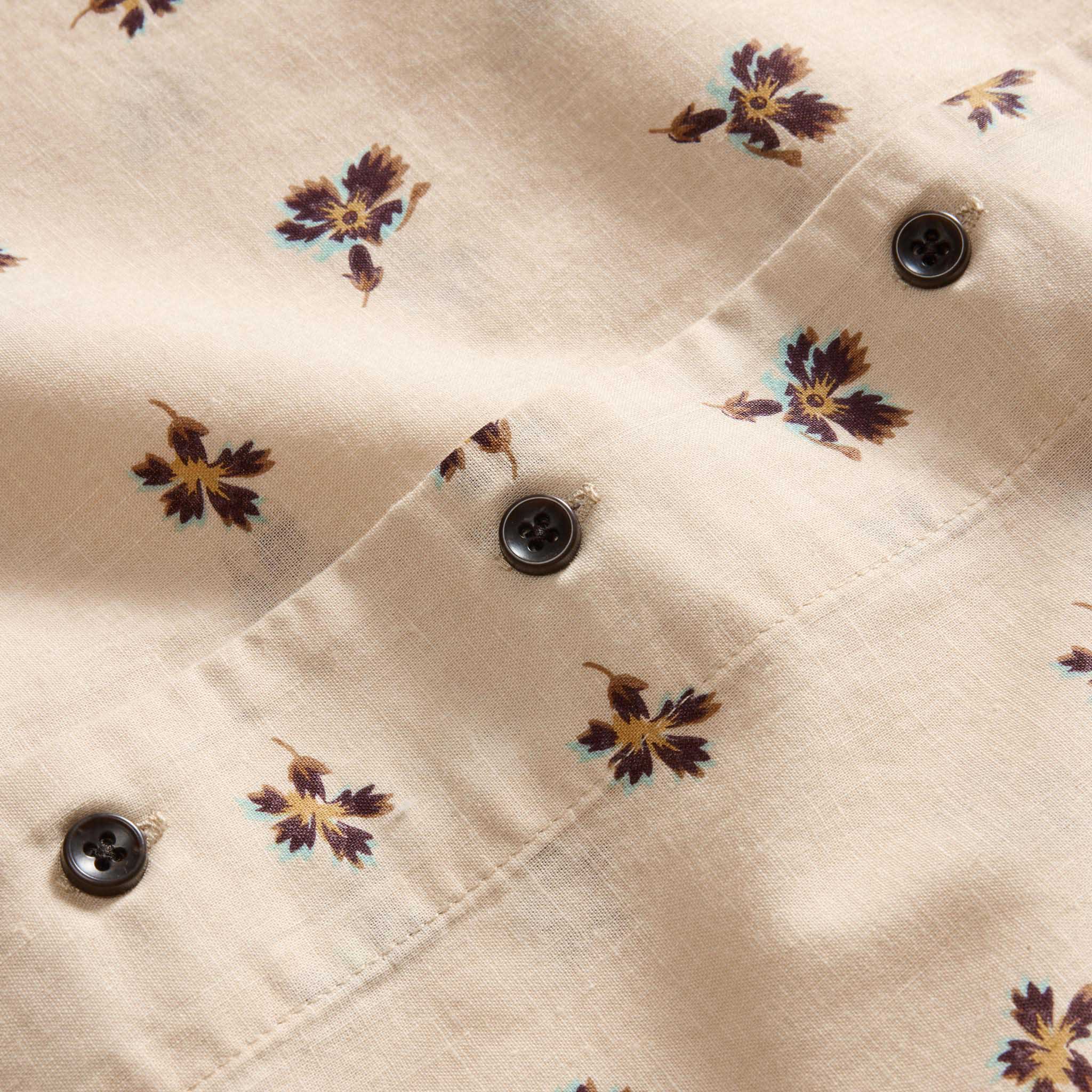 Short Sleeve Hawthorne in Almond Floral